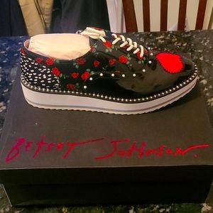 Betsey Johnson - Marti Heart Floral Platform Sneakers